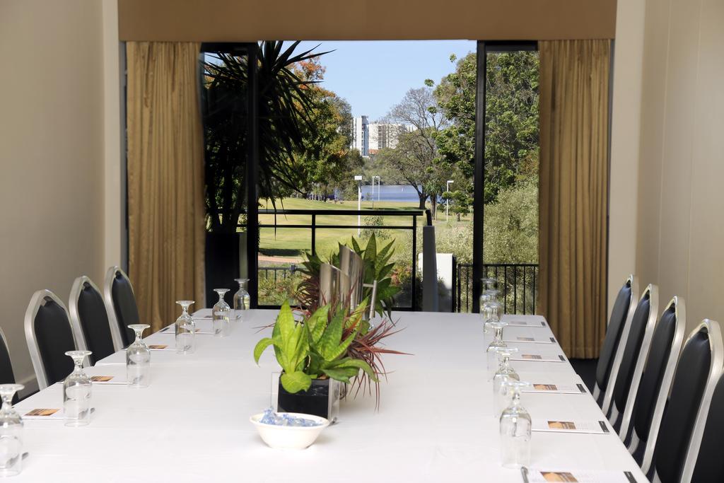 Assured Ascot Quays Apartment Hotel Perth Esterno foto