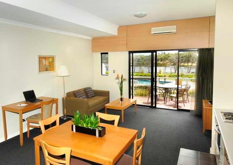 Assured Ascot Quays Apartment Hotel Perth Esterno foto