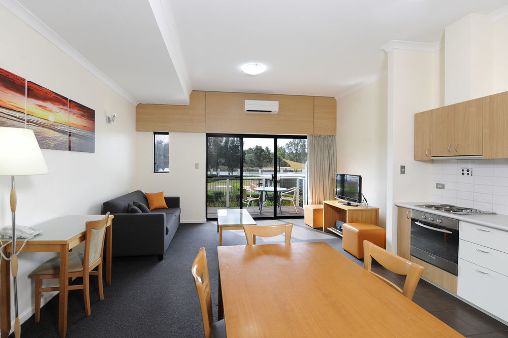 Assured Ascot Quays Apartment Hotel Perth Esterno foto