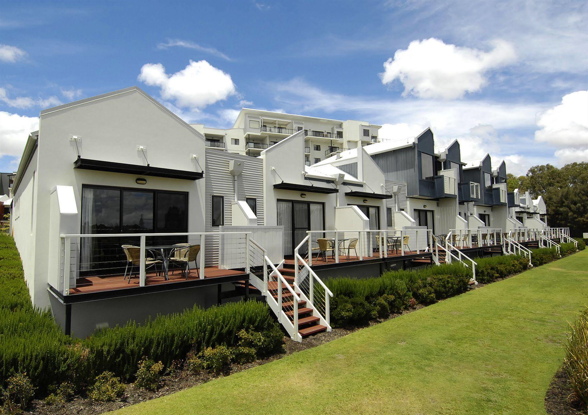 Assured Ascot Quays Apartment Hotel Perth Esterno foto
