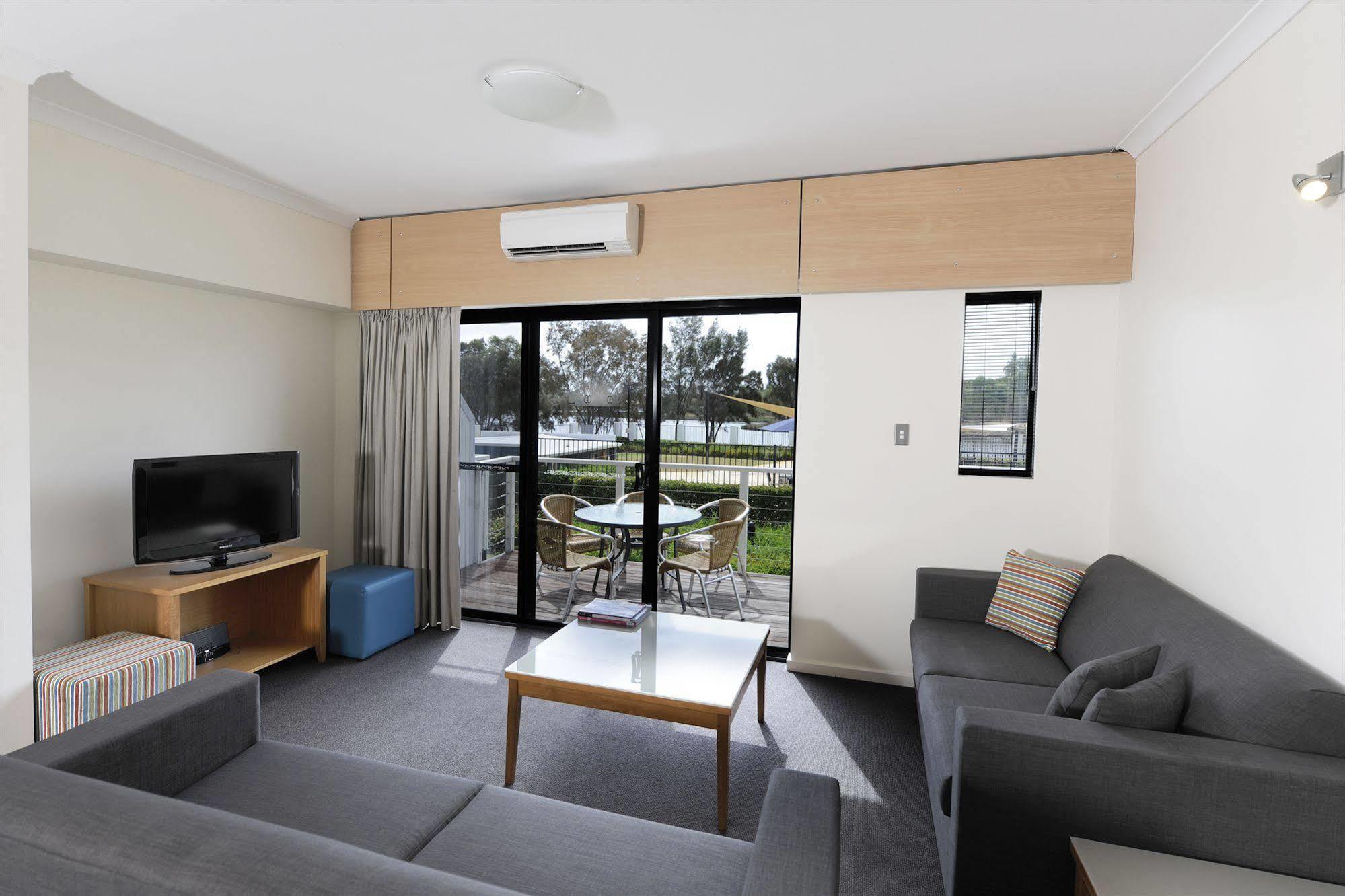 Assured Ascot Quays Apartment Hotel Perth Esterno foto