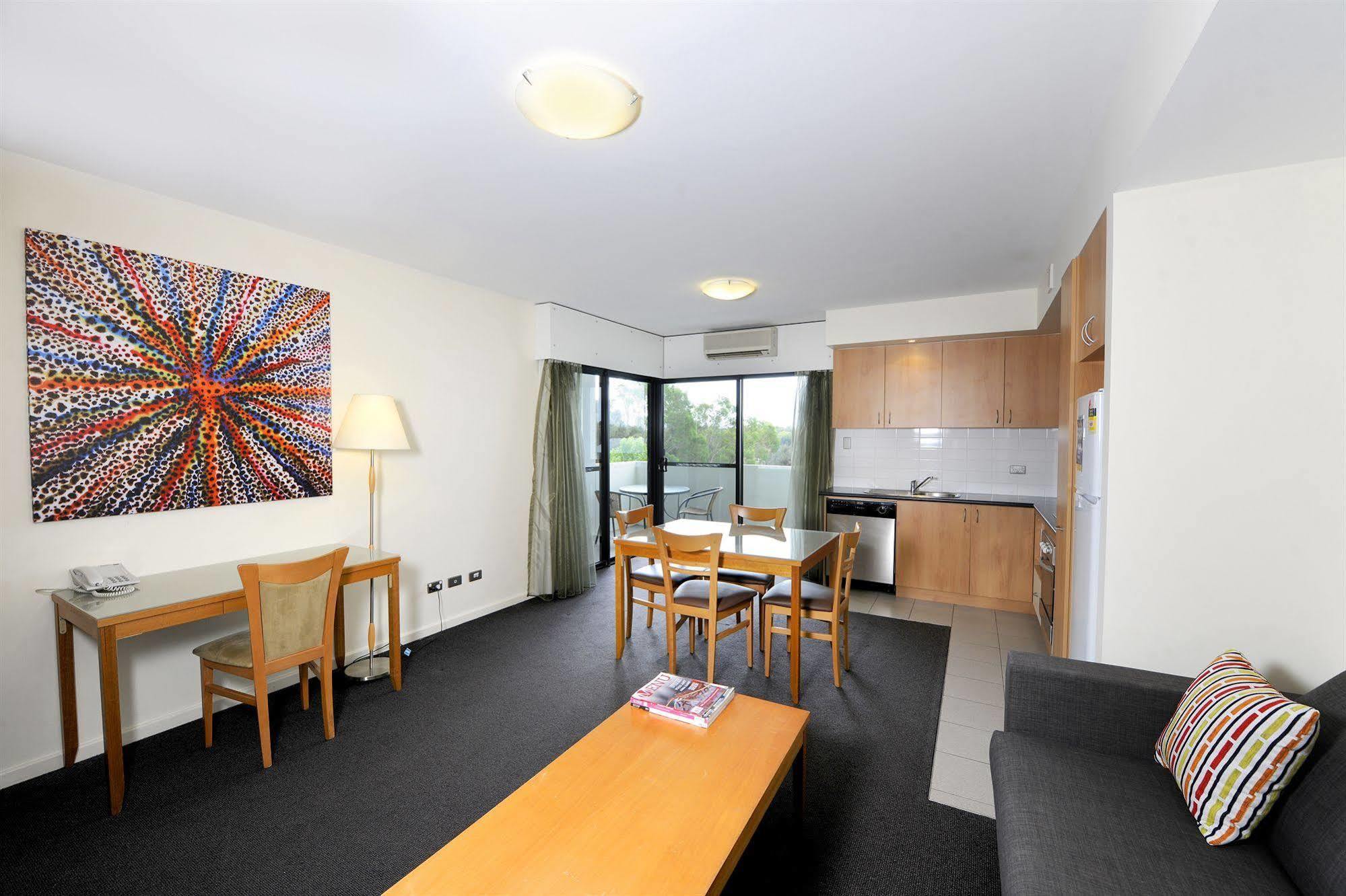 Assured Ascot Quays Apartment Hotel Perth Esterno foto