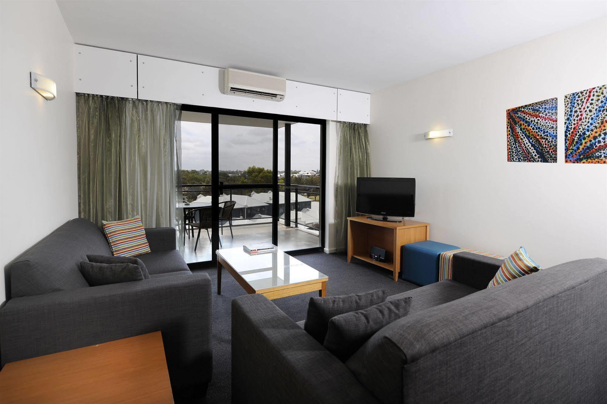 Assured Ascot Quays Apartment Hotel Perth Esterno foto